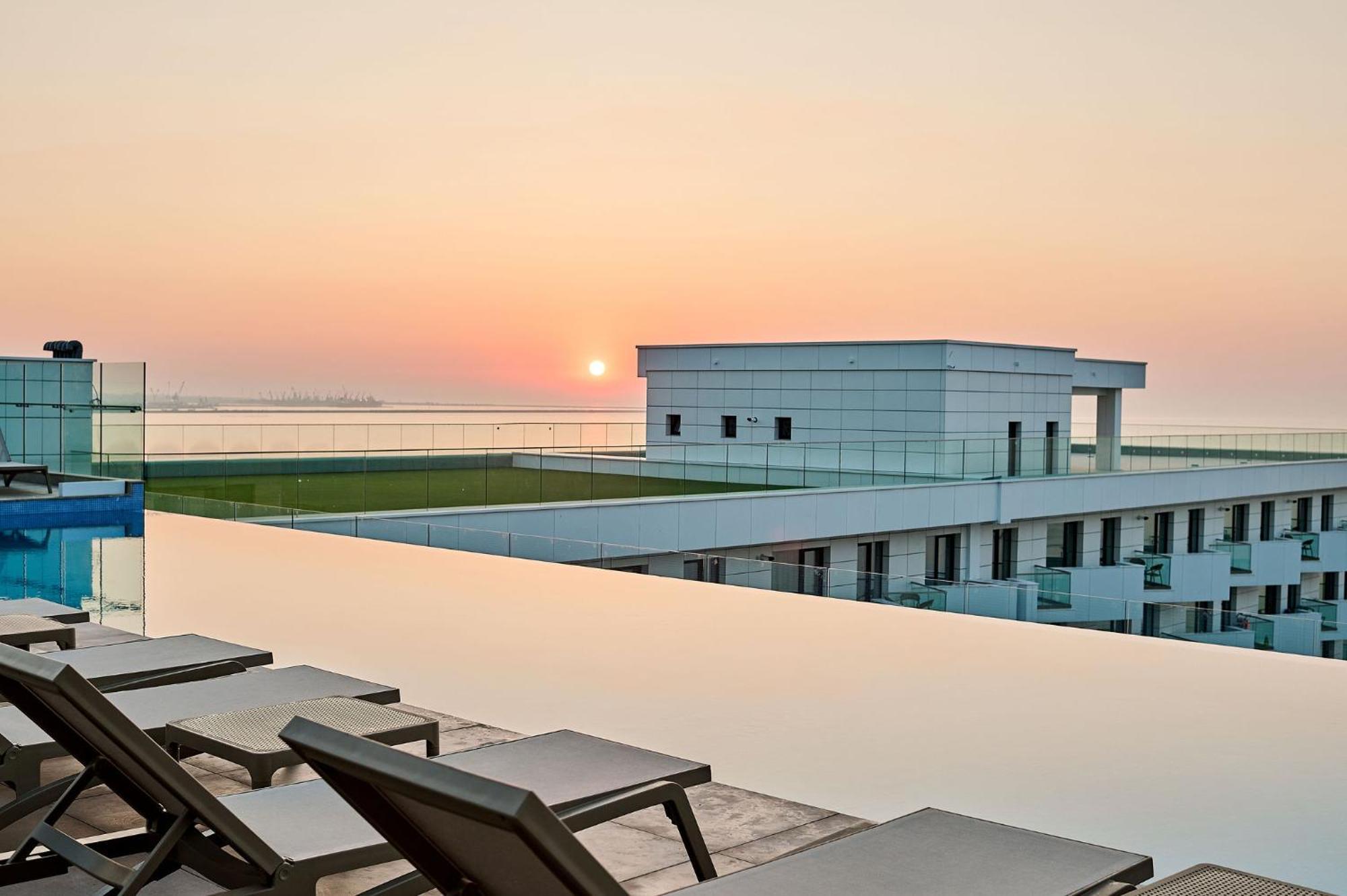 Summer Residence Apartment In Infinity Beach Resort - Parking Mamaia Exteriér fotografie