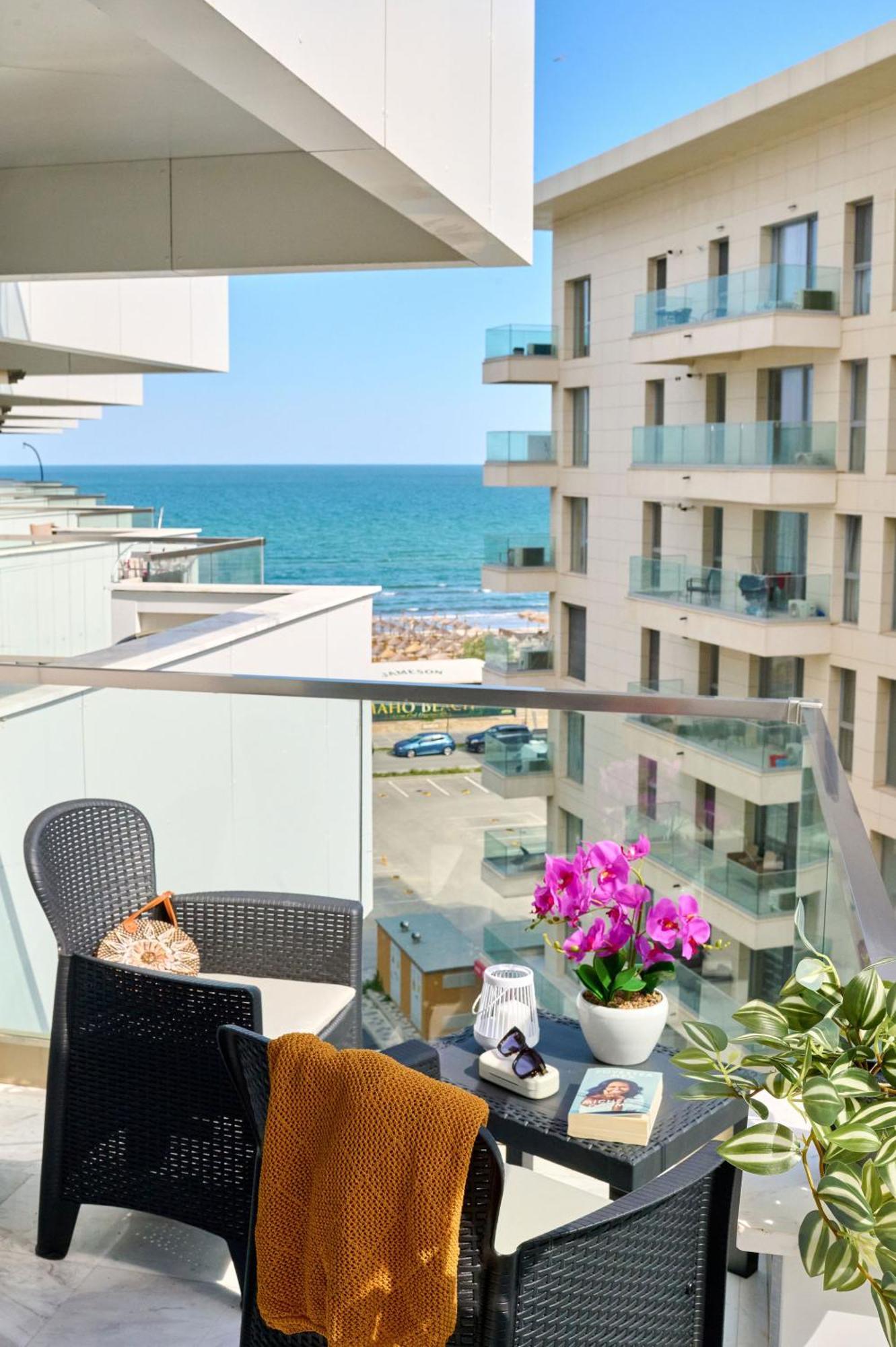 Summer Residence Apartment In Infinity Beach Resort - Parking Mamaia Exteriér fotografie