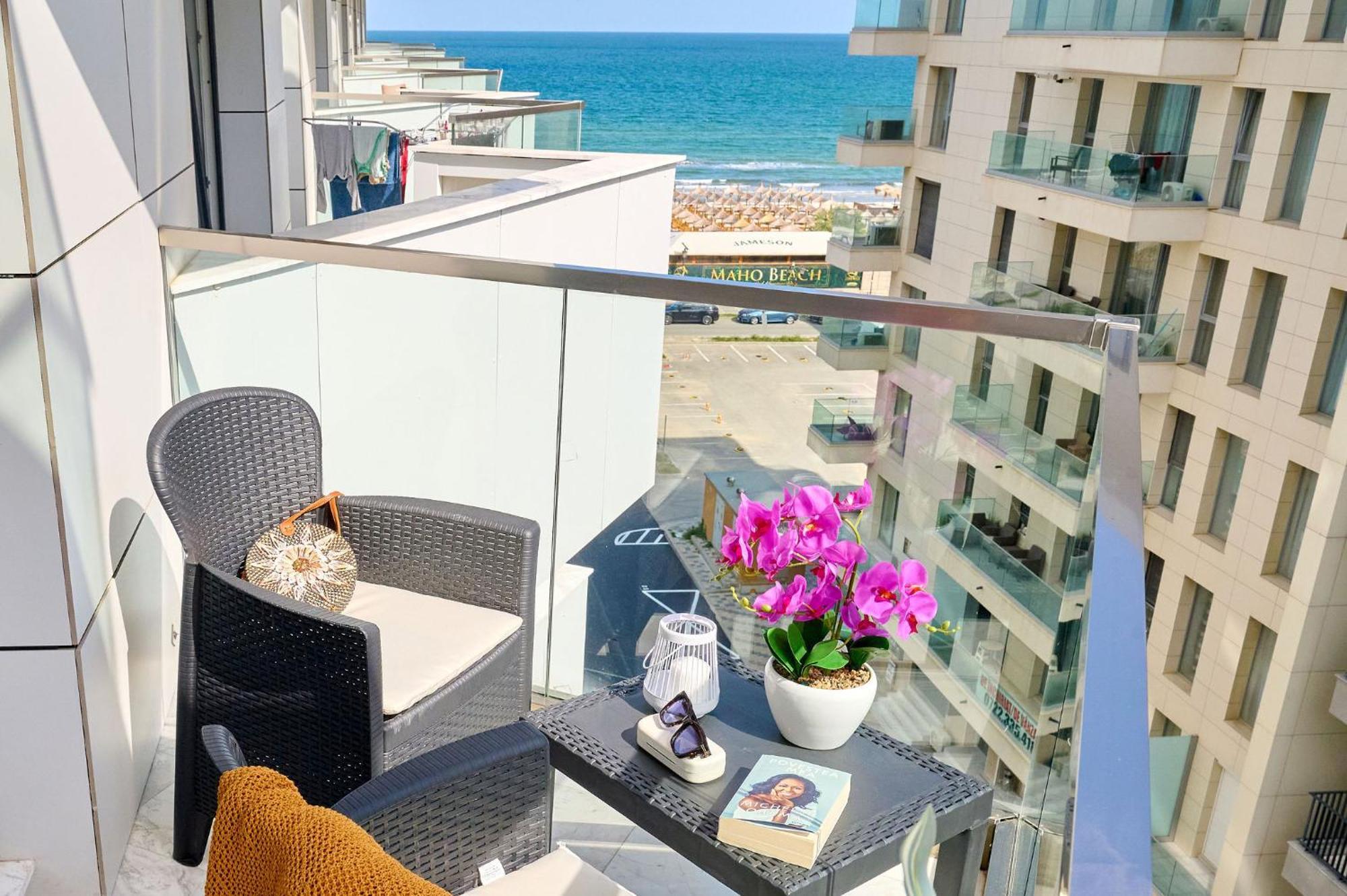Summer Residence Apartment In Infinity Beach Resort - Parking Mamaia Exteriér fotografie
