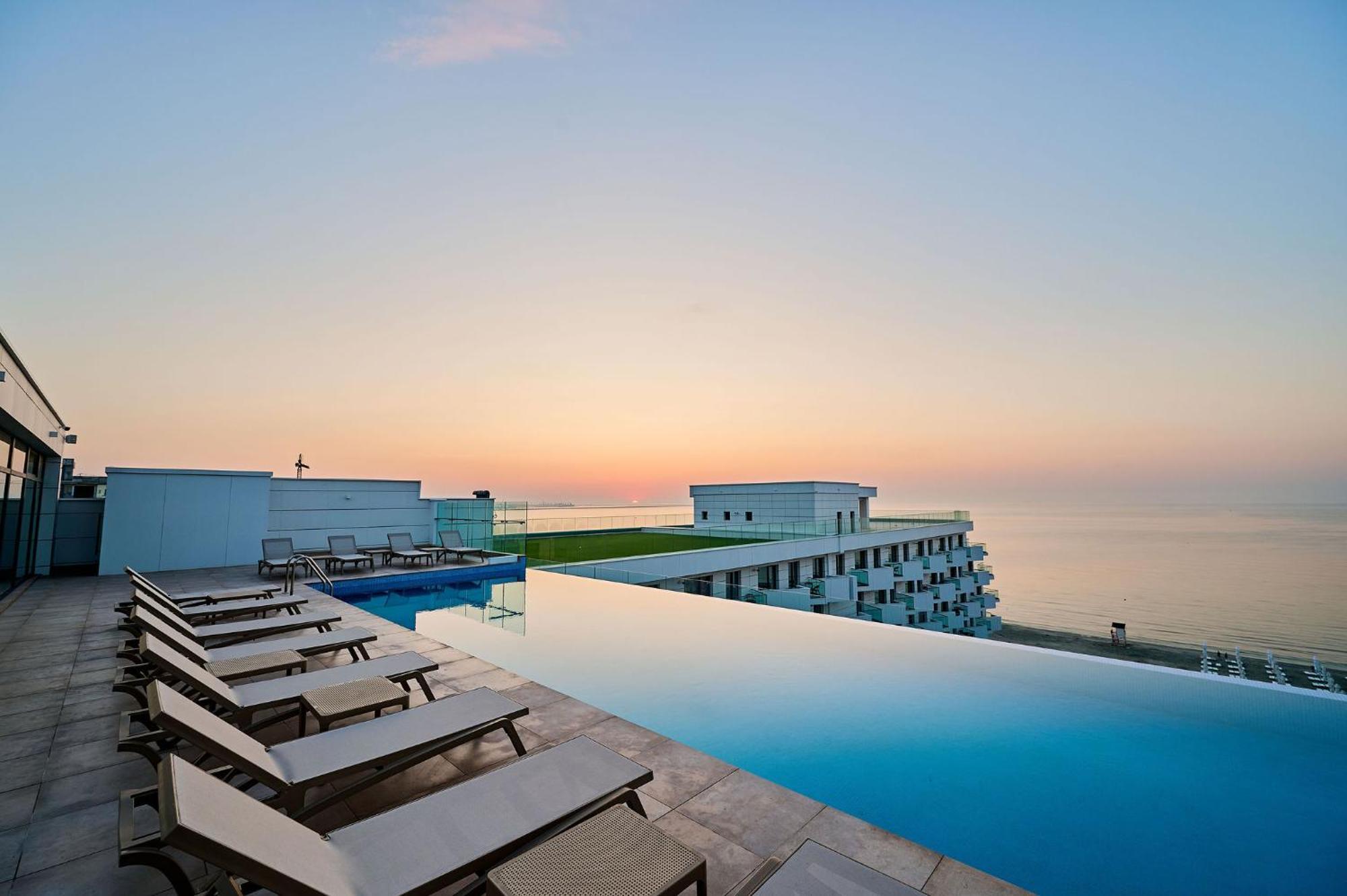 Summer Residence Apartment In Infinity Beach Resort - Parking Mamaia Exteriér fotografie
