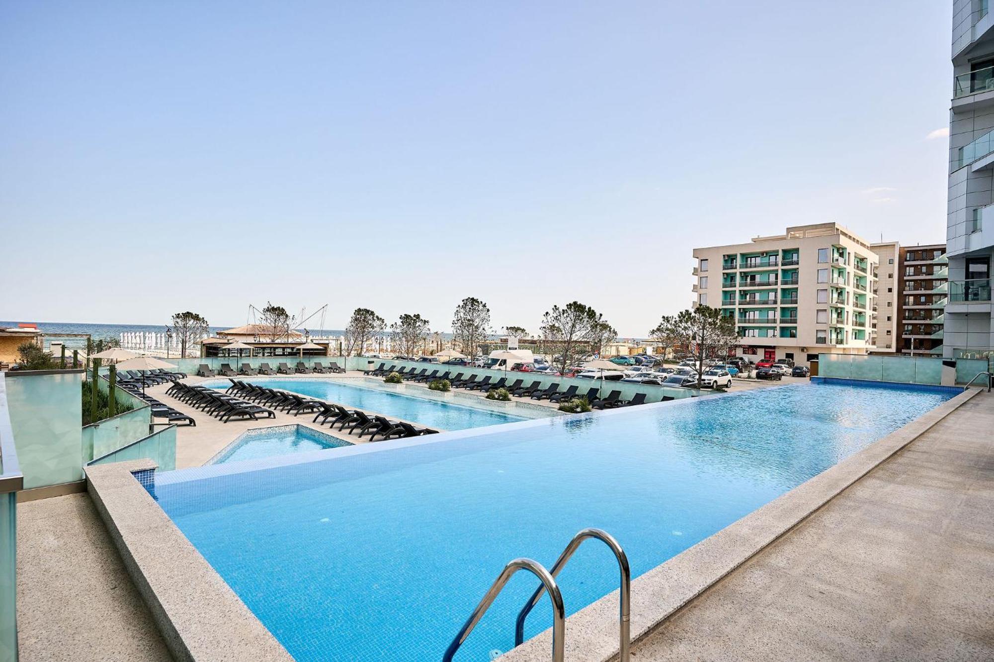 Summer Residence Apartment In Infinity Beach Resort - Parking Mamaia Exteriér fotografie